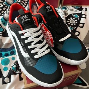 Vans ultrarange EXO carbon fiber new in box Mens 11